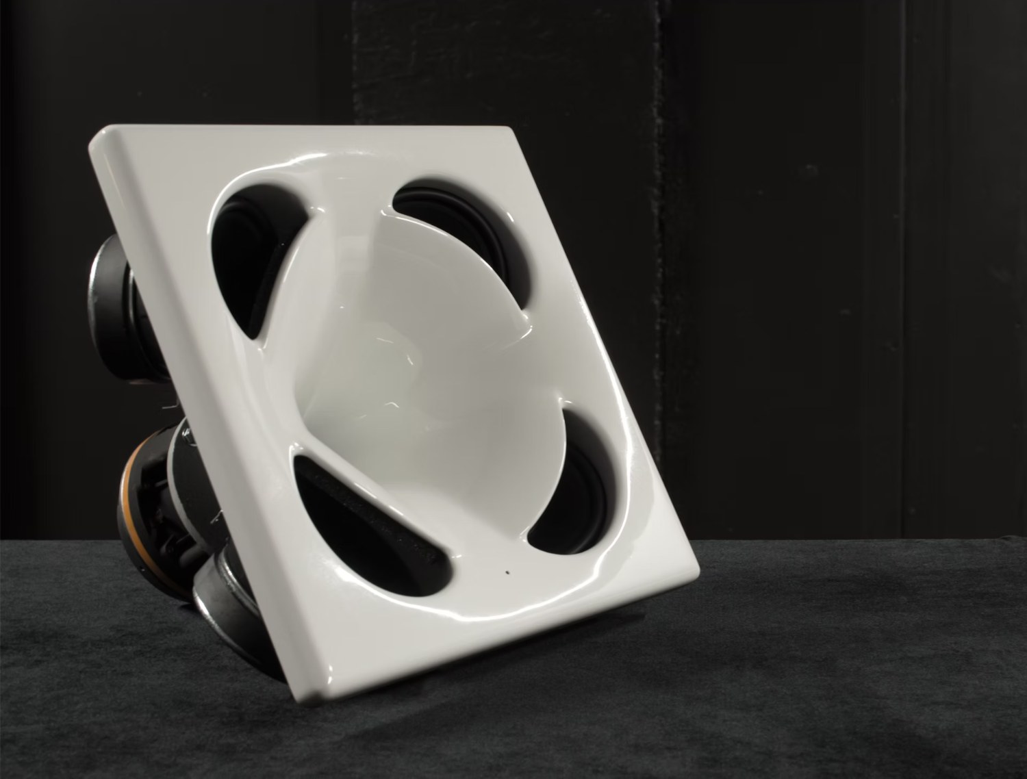 The horn in white